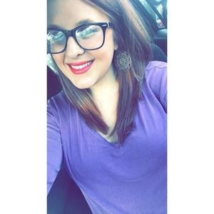 Meet your Posher, Caitlyn